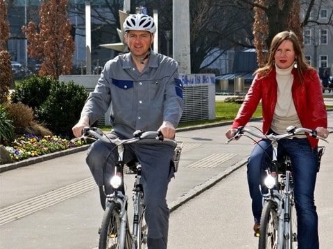 Tag des Fahrrads: Zwei Radfahrer nutzen die gut ausgebaute Radinfrastruktur in Oberösterreich.