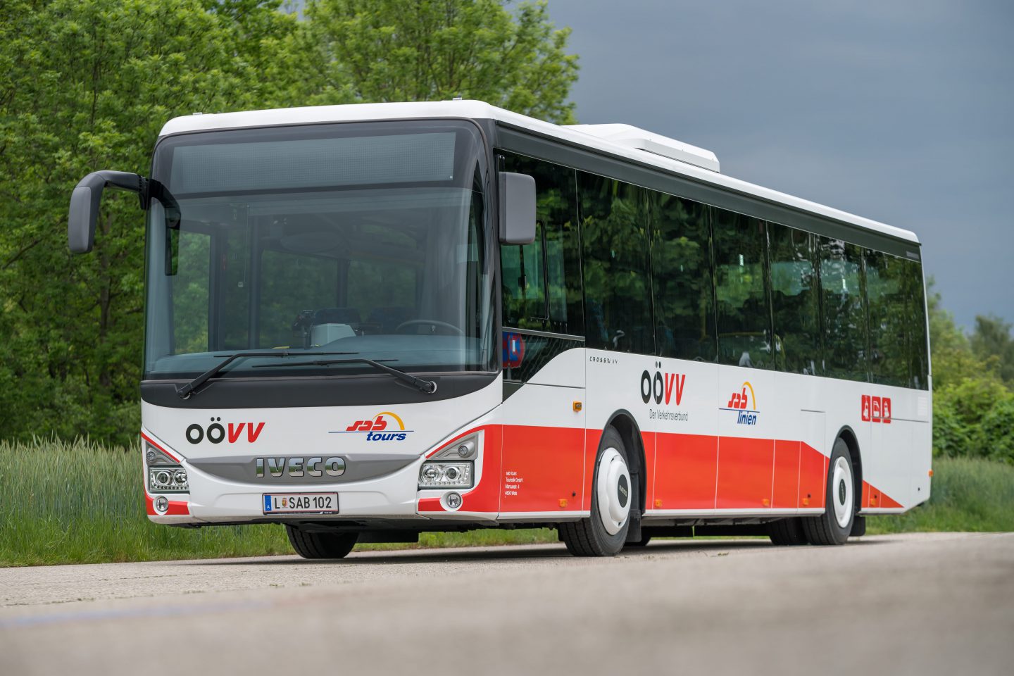 OÖVV Regionalbus fährt durch Oberösterreich