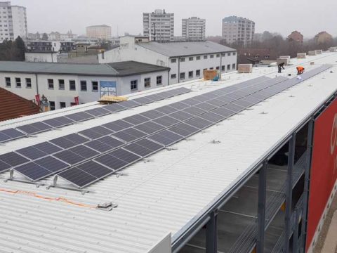 Grüner Strom am Bahnhof Wels