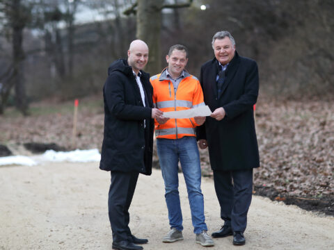 Bauarbeiten für die neue Radwegrampe Linzer Westbrücke